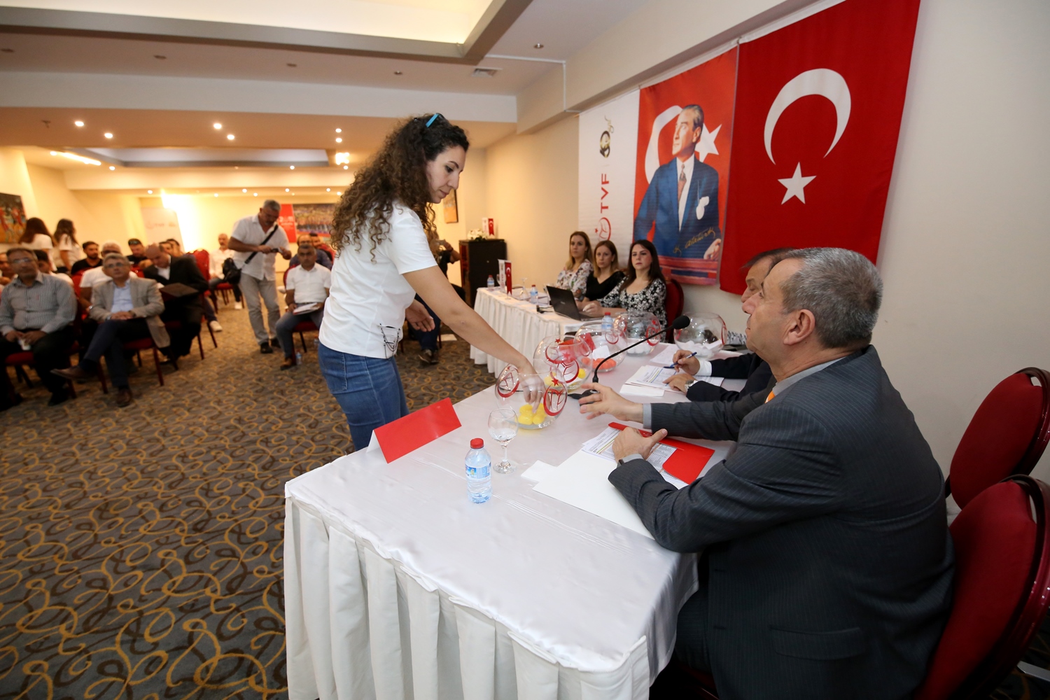 Bayanlara ulaşmak Bayanlara ulaşmak